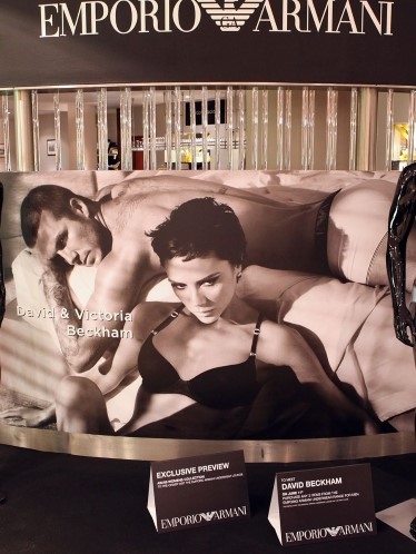 
	
	Năm 2009, cả hai đã cùng thực hiện bộ ảnh nóng bòng cho thương hiệu Armani.